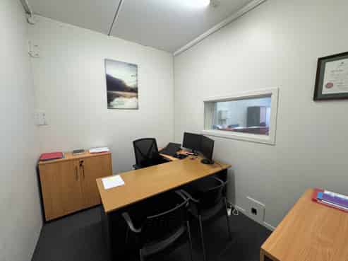 Convenient compact commercial in Papamoa