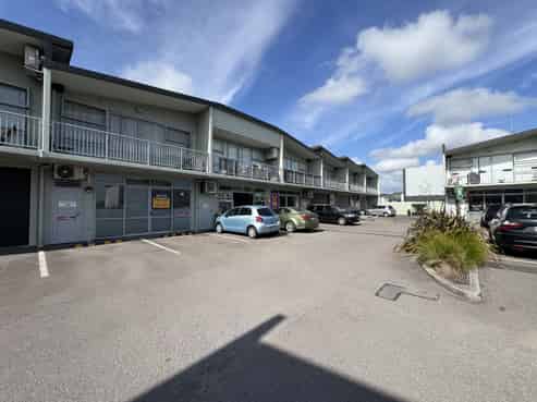 Convenient compact commercial - Tenant incentives!