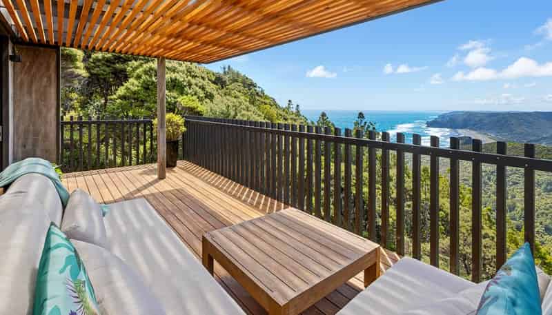 23 Log Race Road, Piha