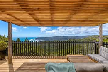 23 Log Race Road, Piha