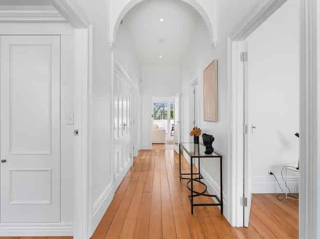 4 Clarence Road, Northcote Point