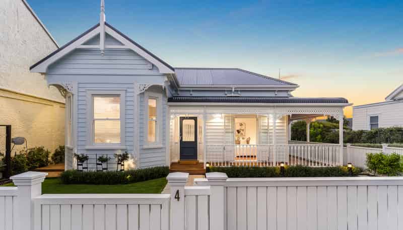 4 Clarence Road, Northcote Point