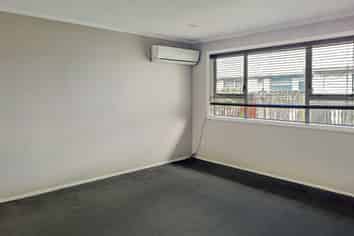 2/13 Bowen Street, Upper Riccarton