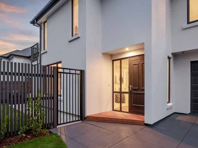 1A Trist Place, Edgeware