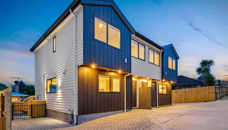 8B Ayrton Street, Te Atatu South