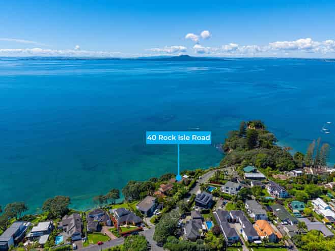 40 Rock Isle Road, Torbay