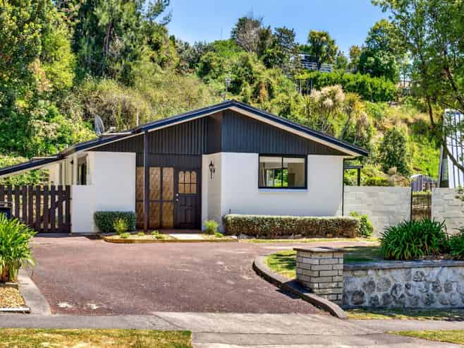 12 Tokomaru Drive, Havelock North