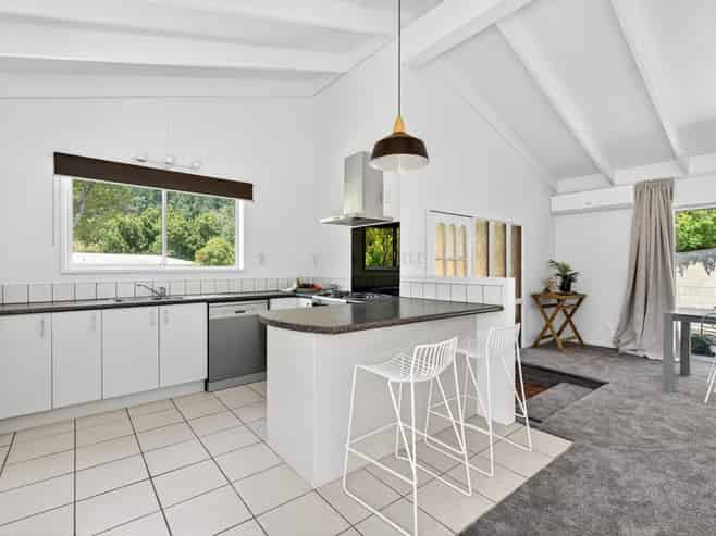 12 Tokomaru Drive, Havelock North