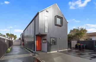 2/42 Dickens Street, Addington