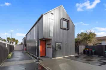 2/42 Dickens Street, Addington