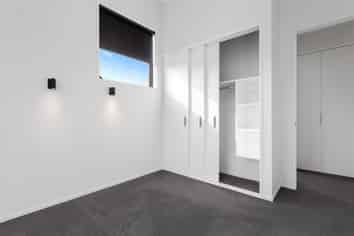 2/42 Dickens Street, Addington