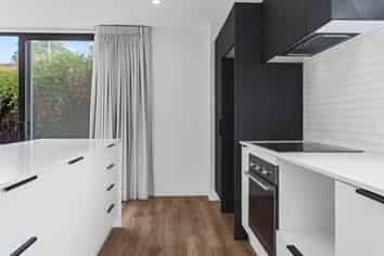 2/42 Dickens Street, Addington