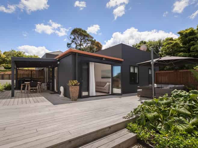 25 Pohutukawa Drive, Athenree