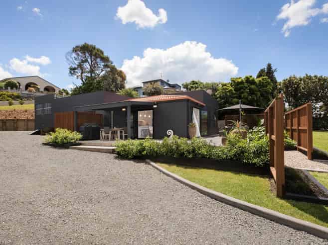 25 Pohutukawa Drive, Athenree