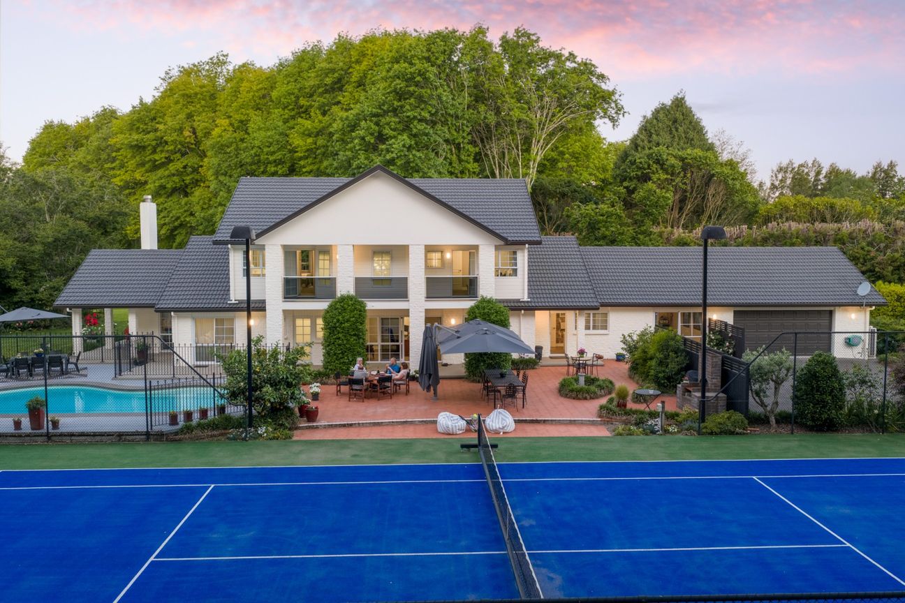 Walk into Hillcrest from this home - Widok 3