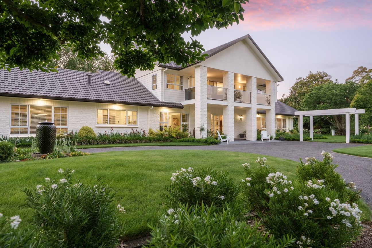 Walk into Hillcrest from this home - Widok 6