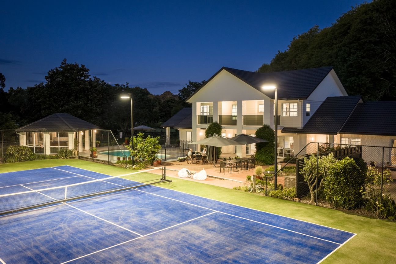 Walk into Hillcrest from this home - Widok 2