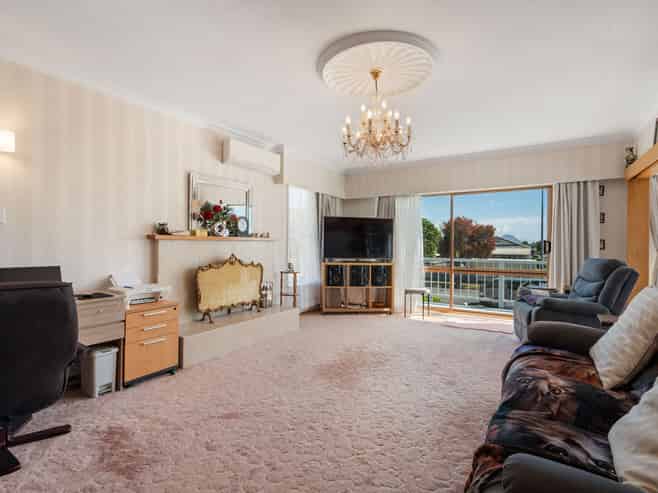 1 & 2/75 Domain Road, Whakatane