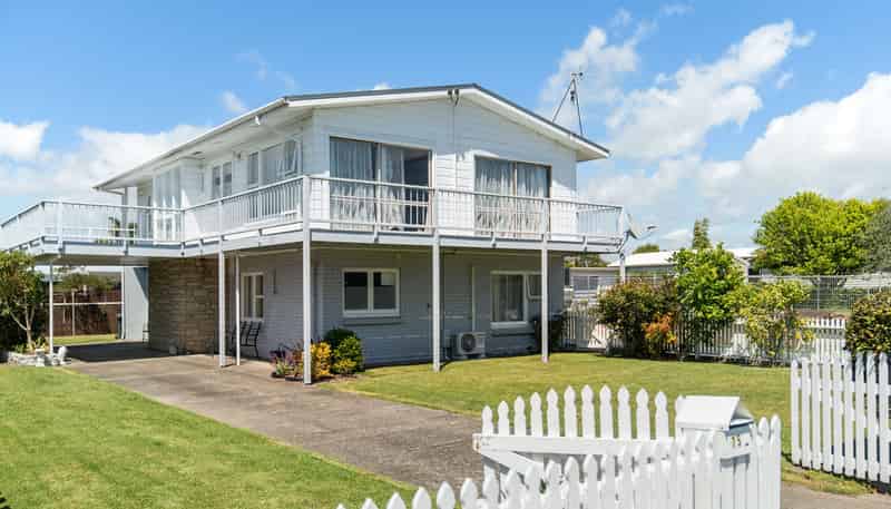 1 & 2/75 Domain Road, Whakatane