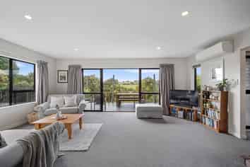 8 Lochinvar Place, Ohauiti