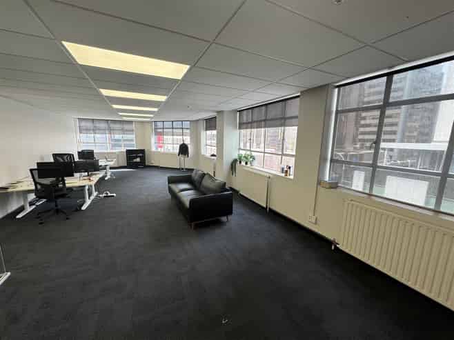 Cost effective tenancy | Kitchen + meeting room