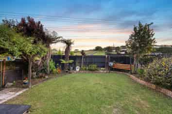 15 Bethells Road, Waitakere