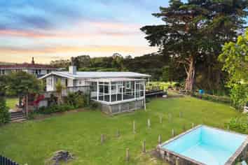 15 Bethells Road, Waitakere