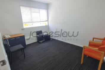 Affordable 1st Floor Office 76m2