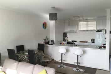 7b/8 Farnham Street, Parnell