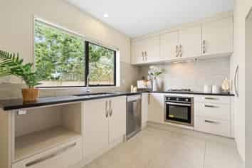 29B  Edgewater Drive, Pakuranga