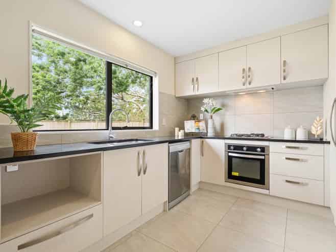 29B  Edgewater Drive, Pakuranga