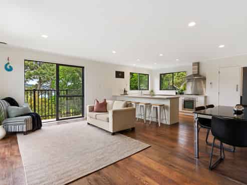 55 Paragon Avenue, Beach Haven