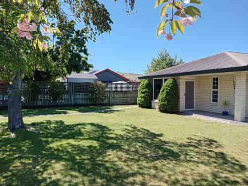 2 Waldron Place, Clyde