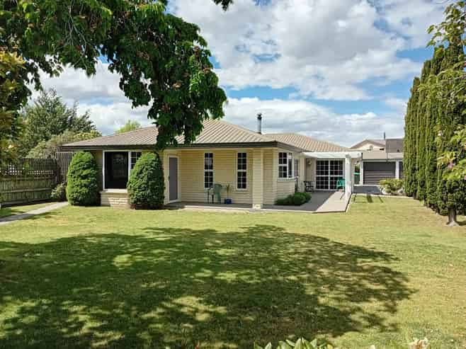 2 Waldron Place, Clyde