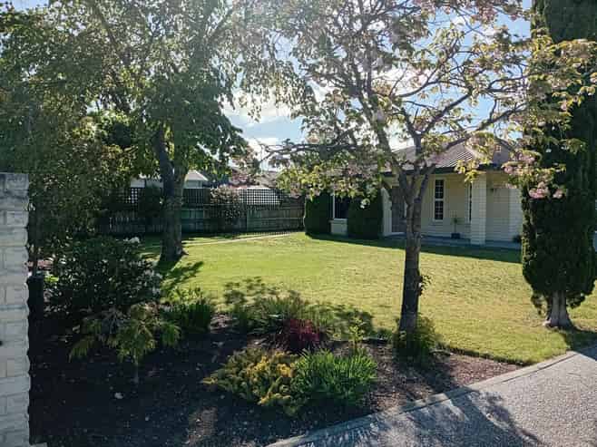 2 Waldron Place, Clyde