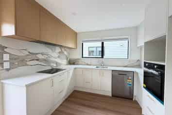 1/29 Crown Crescent, Otara