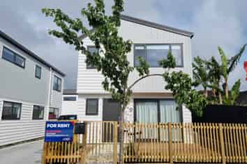 1/29 Crown Crescent, Otara