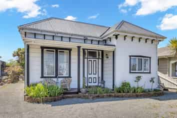 89 Derby Street, Westport