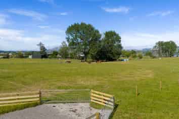 330 and 32 Racecourse Road, Waipukurau