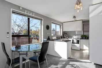 2/15 Orkney Street, Fendalton