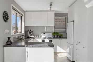 2/15 Orkney Street, Fendalton