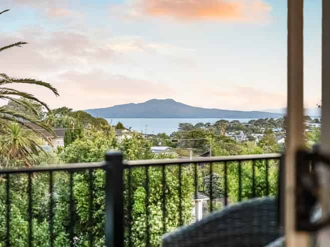 14A Kowhai Road, Campbells Bay