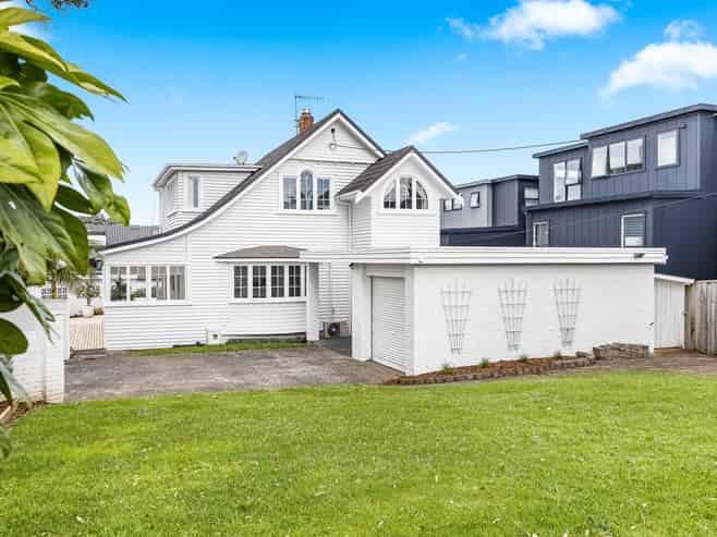 203 Hurstmere Road, Takapuna