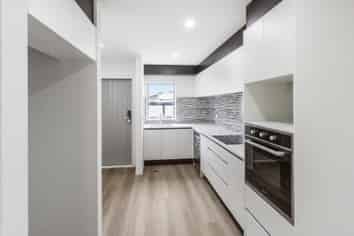 40b Estuary Road, Weymouth