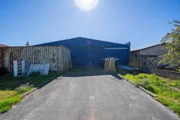Commercial Shop/Warehouse for Sale 