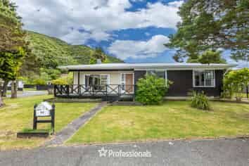 33 Larchmont Grove, Totara Park