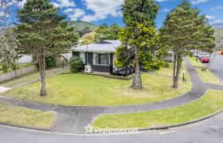 33 Larchmont Grove, Totara Park