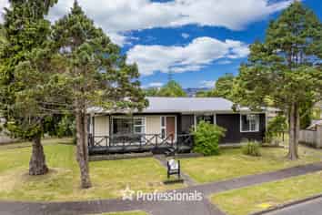 33 Larchmont Grove, Totara Park