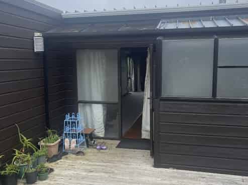 3 Treetop Lane, Paparangi