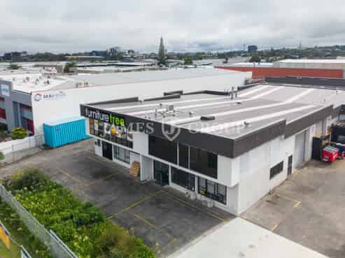 Road Front, Refurbished and Ready Now